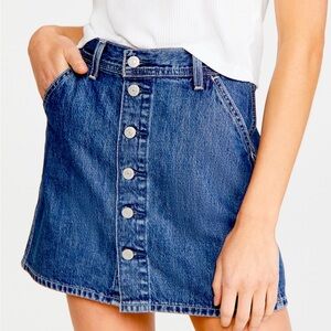 Brand New Levi’s Button Fly Denim Mini Skirt 26